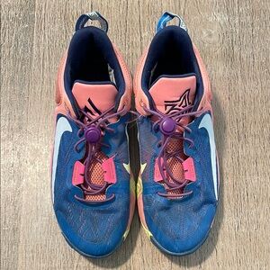 NIKE‎ GIANNIS 2 Sneakers Girls Size 6Y